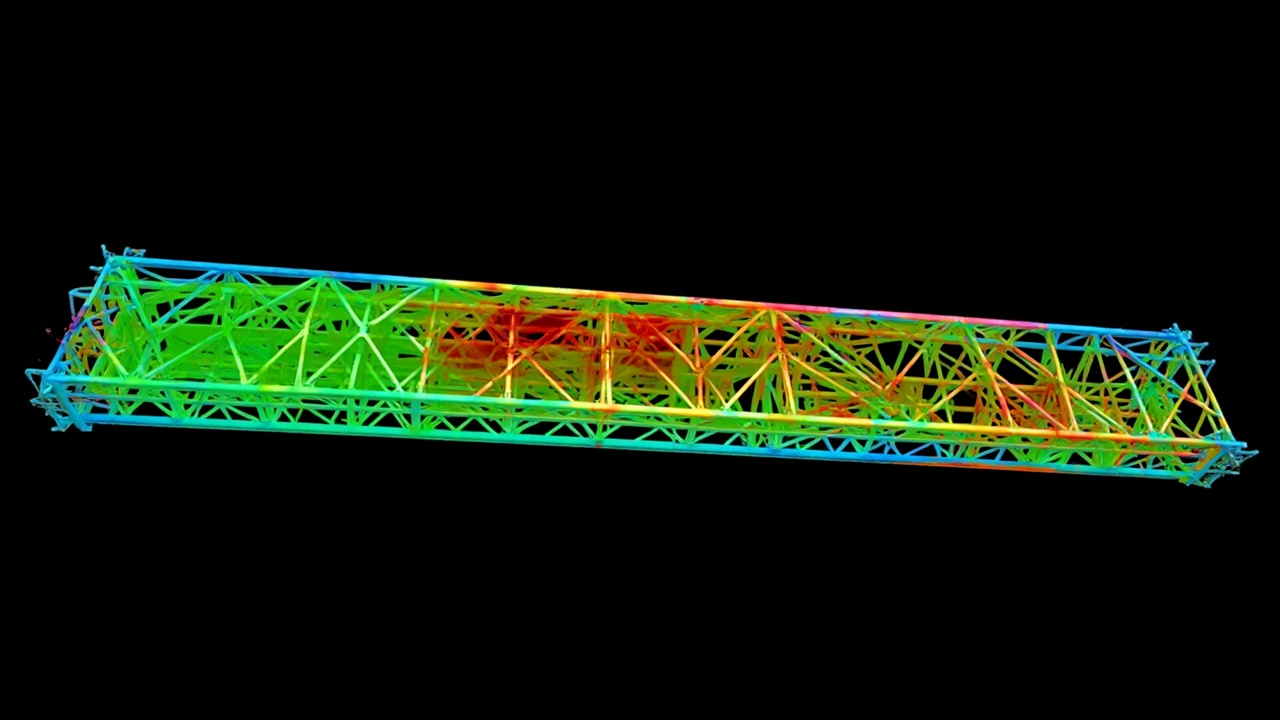 Heatmap de deviación 3D — Boom de pala eléctrica P&H 4100XPC con deformación lateral de 47mm